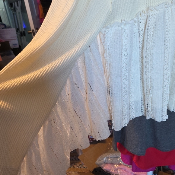 POL Cream and White Lace Trim Sweater - Picture 3 of 4